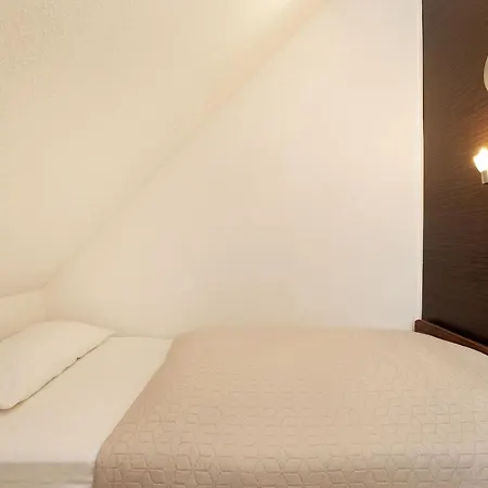 Luebecker Strasse 2 9 דירה