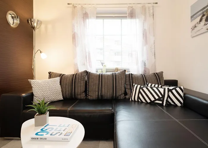 Luebecker Strasse 2 9 *